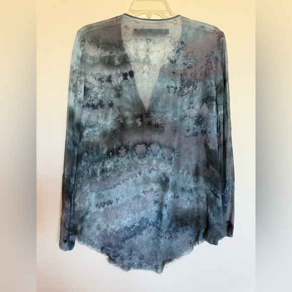 Raquel Allegra Silk Chiffon Tie Dye Blue/Gray Henley Blouse Top Sz 0 XS - Picture 3 of 10